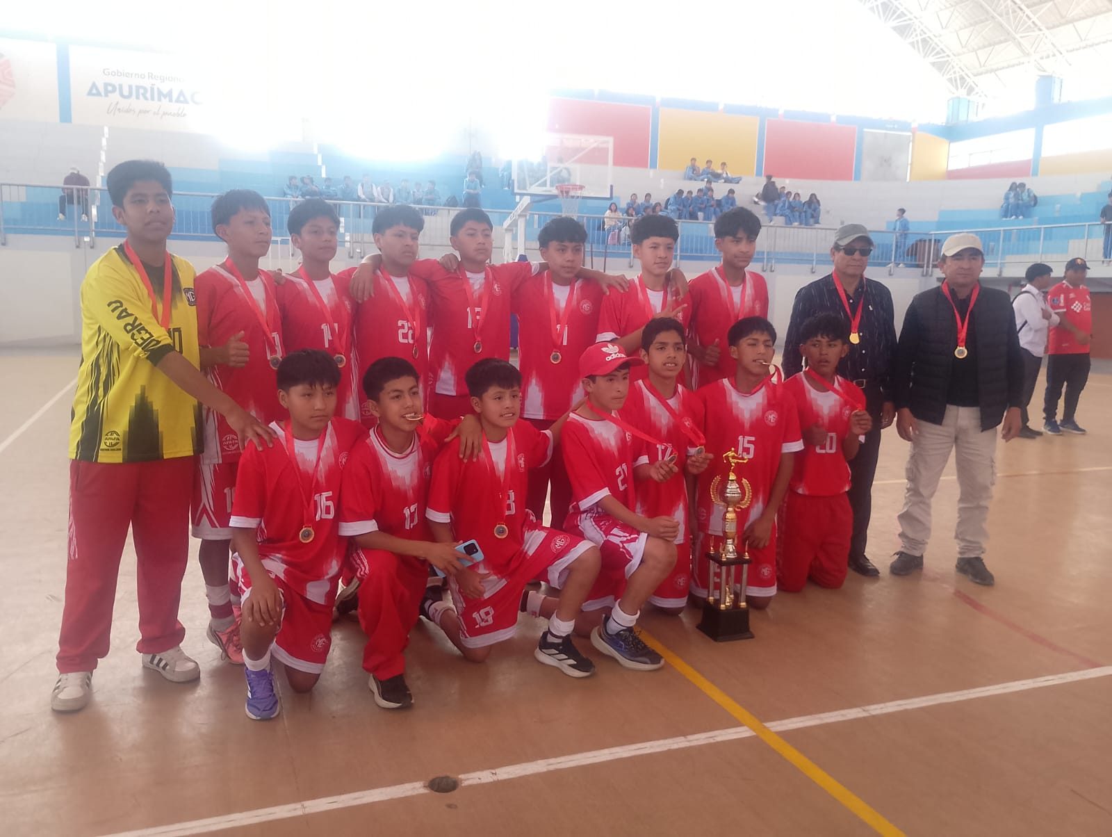 Entrega de indumentaria para la disciplina de fútbol