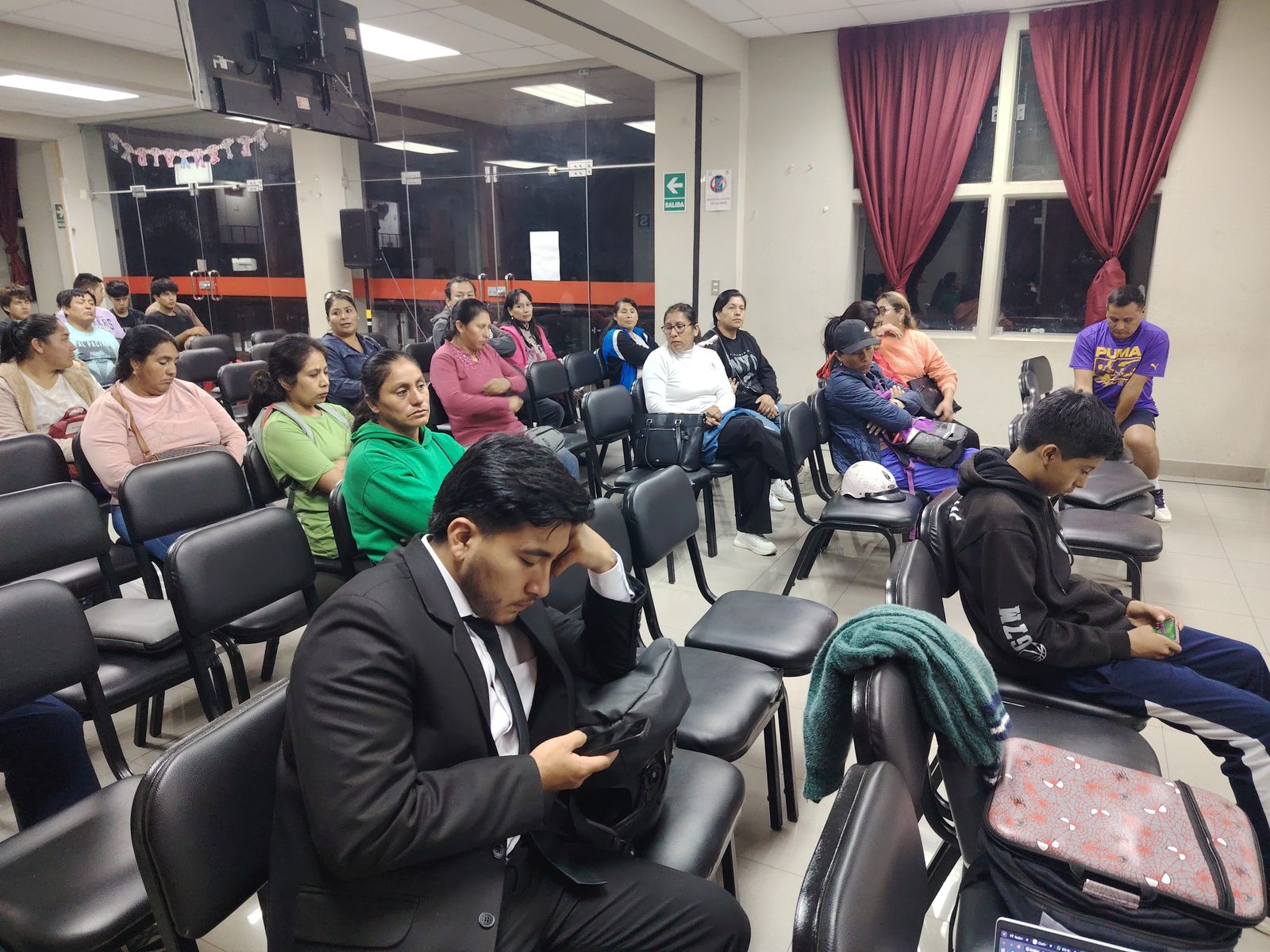 Reunión con padres de familia de deportistas