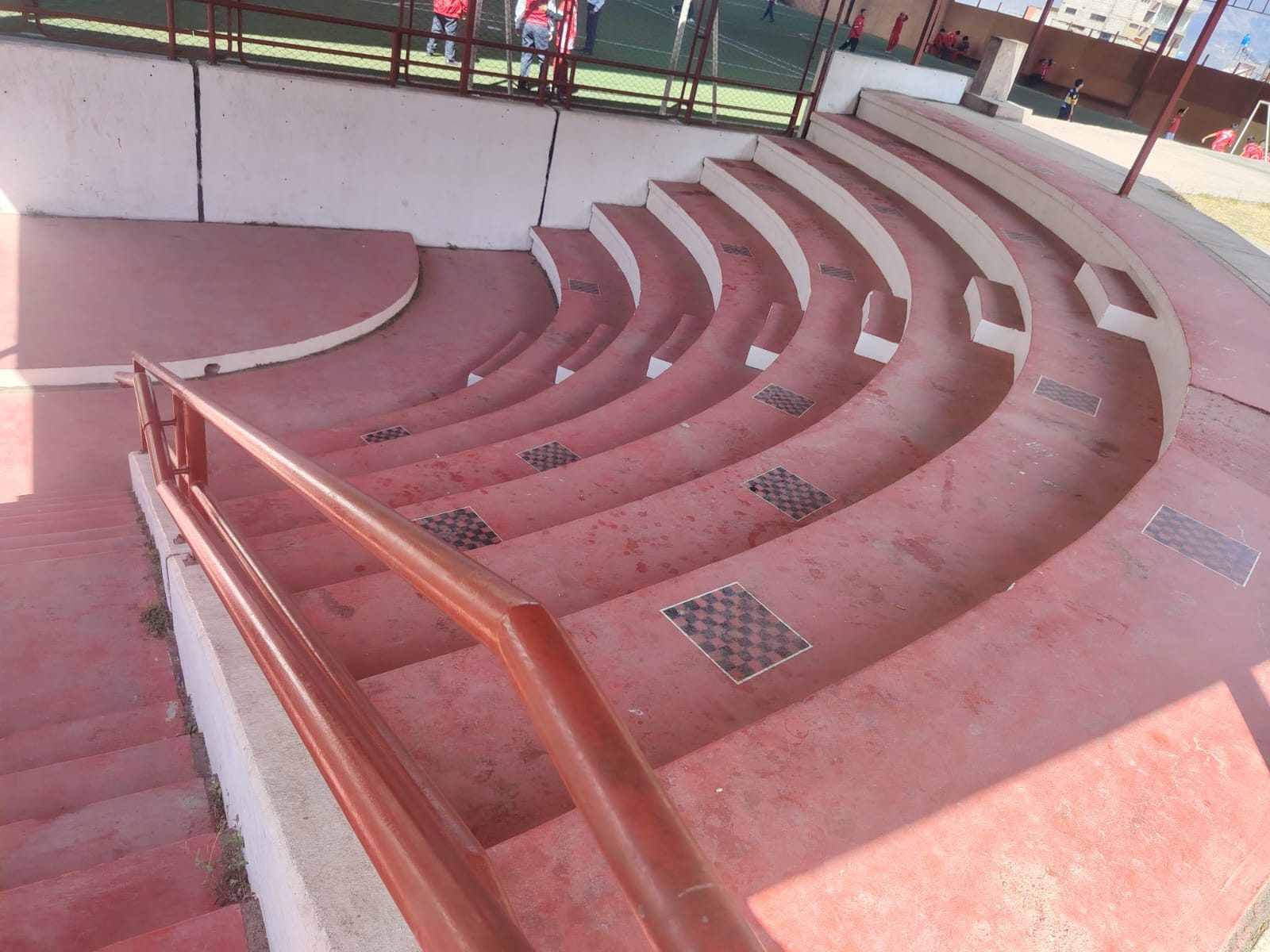 Pintado de las graderías del teatrín